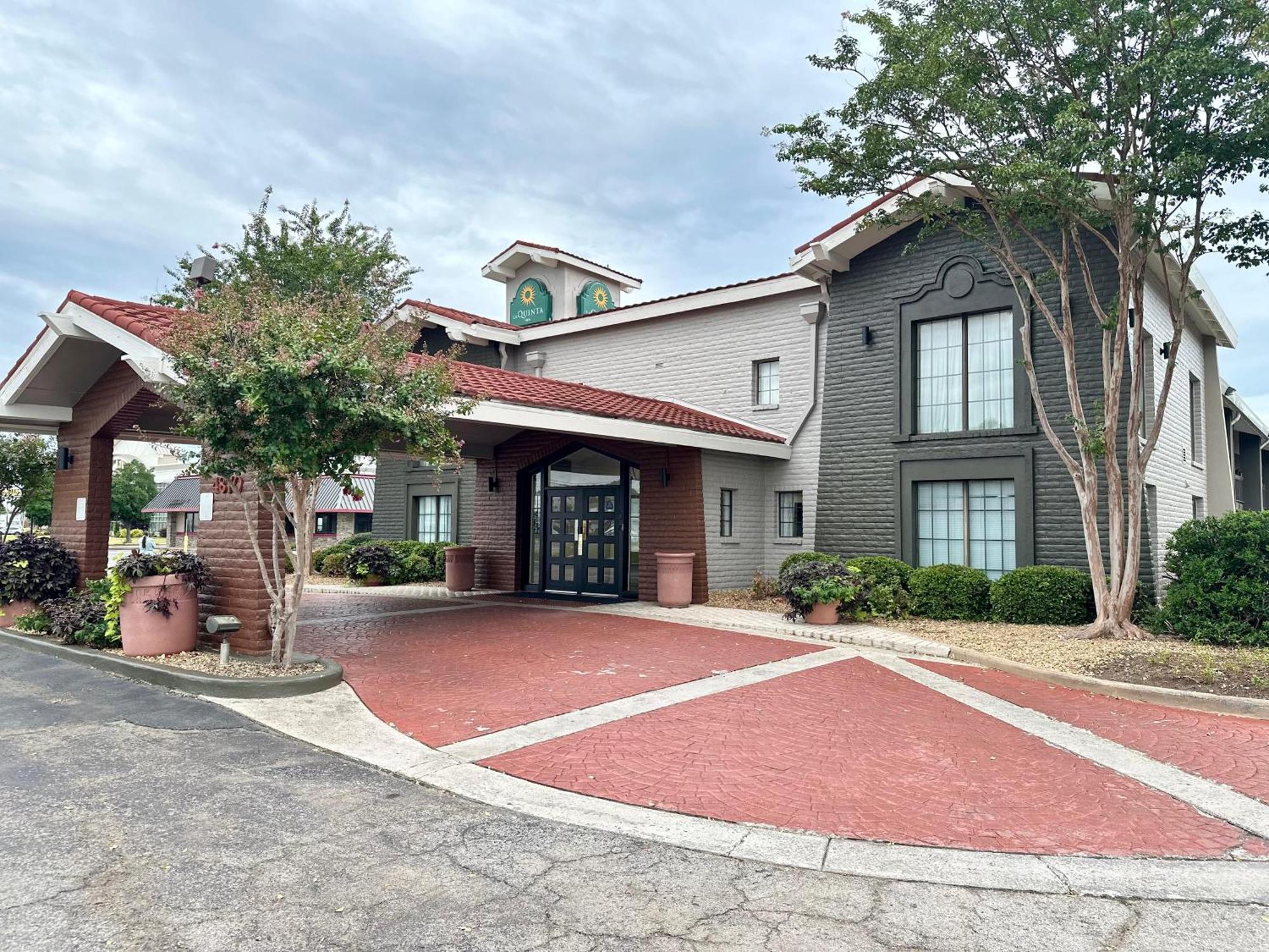 La Quinta Inn By Wyndham Huntsville Research Park Экстерьер фото