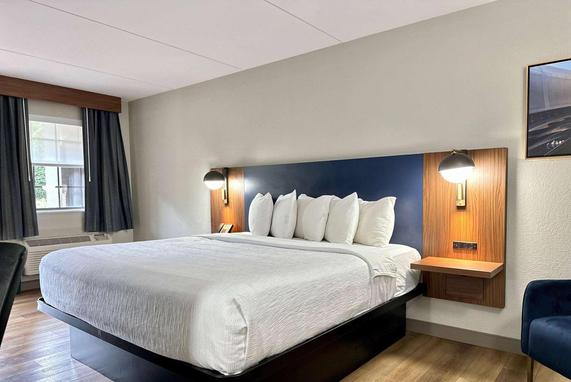 La Quinta Inn By Wyndham Huntsville Research Park Экстерьер фото