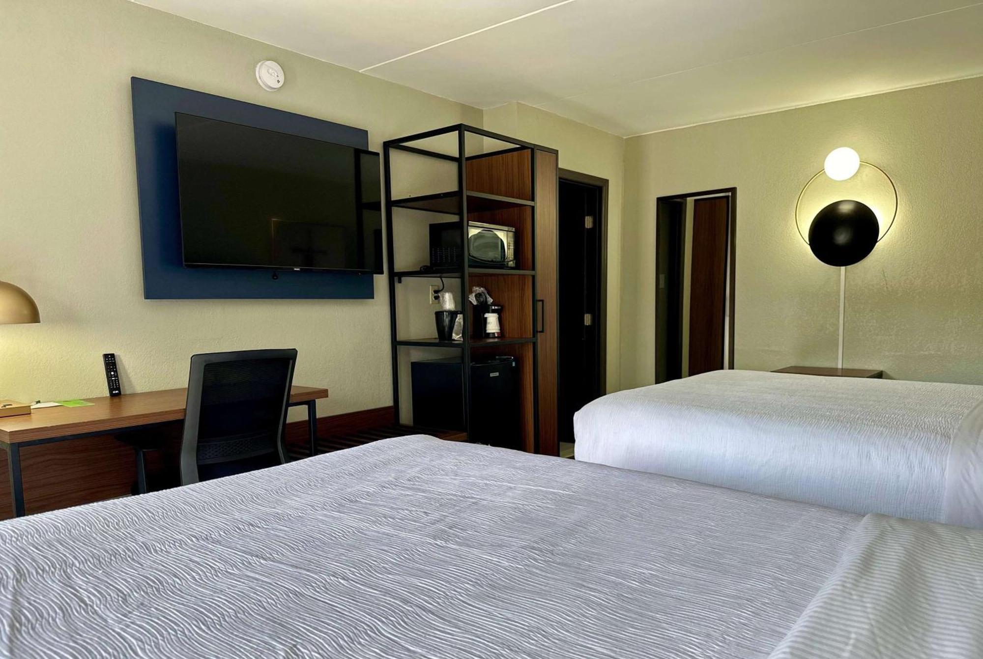 La Quinta Inn By Wyndham Huntsville Research Park Экстерьер фото
