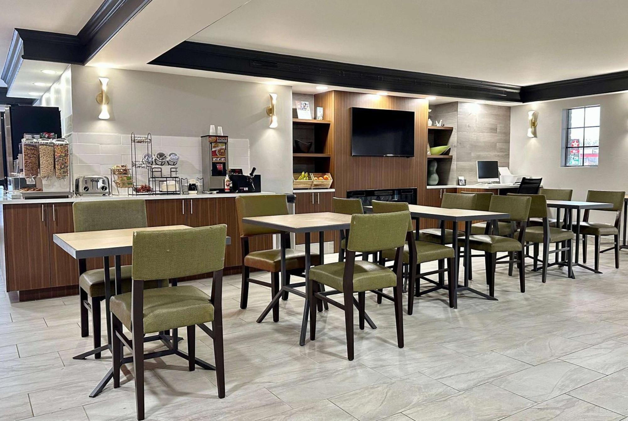La Quinta Inn By Wyndham Huntsville Research Park Экстерьер фото