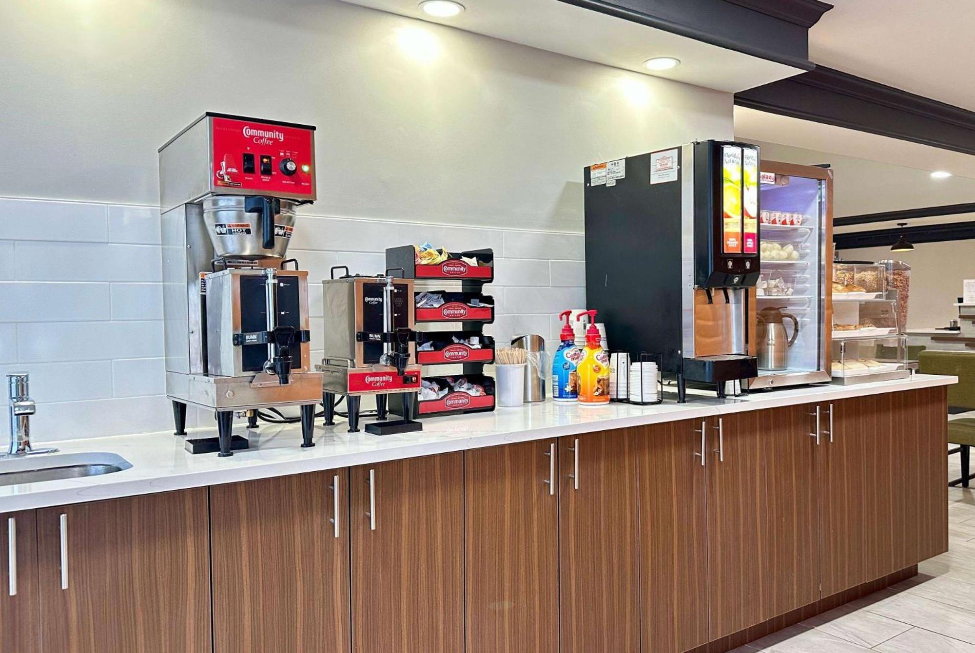 La Quinta Inn By Wyndham Huntsville Research Park Экстерьер фото
