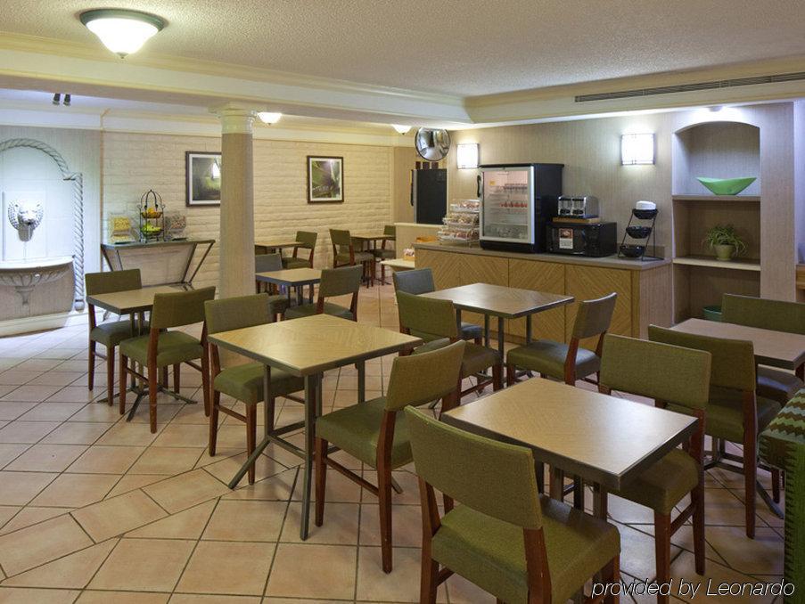 La Quinta Inn By Wyndham Huntsville Research Park Экстерьер фото